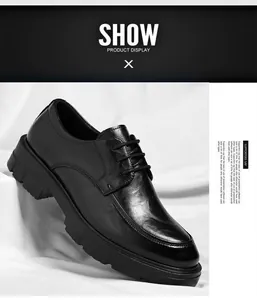 Gros plan de chaussures de ville en cuir noir avec une texture plissée élégante.