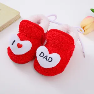 Rote warme Fleece Babyhausschuhe mit 'I Love Dad' Bestickung für Neugeborene