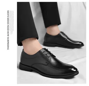 Détail de chaussures de ville en cuir noir pour homme, lacets, pour le bureau et les affaires