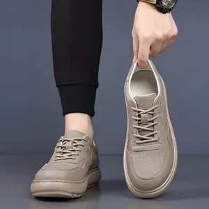 Ανδρικά δερμάτινα casual παπούτσια με χοντρή σόλα σε χακί, σχέδιο με κορδόνια.