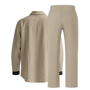 Vue arrière et longueur totale de l'ensemble chemise et pantalon en lin kaki pour homme