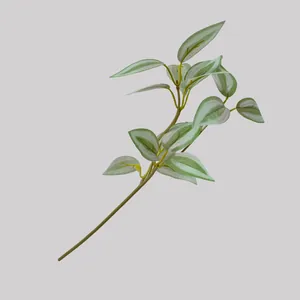 Ρεαλιστική λεπτομέρεια τεχνητών φύλλων Tradescantia Zebrina με πράσινες ρίγες