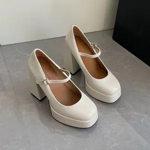 Damen Britischer Stil Retro Plateau Mary Jane Schuhe Eckige Zehe Blockabsatz Französisch Schnalle Patent PU Leder Pumps