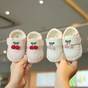 Chaussures de princesse respirantes pour bébé avec broderie cerise mignonne