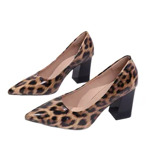 Sexy pumps met luipaardprint, puntige neus en stevige blokhak voor dames en avondfeesten