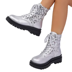Stivali platform argento con paillettes, design stringato e spessa suola a carrarmato