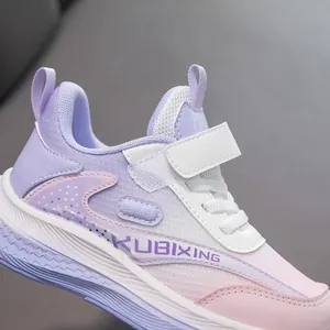 Baskets de sport respirantes pour filles avec dégradé violet et scratch velcro