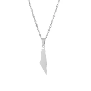 Detailoverzicht van een roestvrijstalen ketting met hanger van de kaart van Palestina.