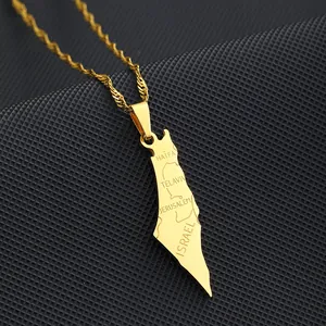 Gedetailleerd overzicht van een gouden roestvrijstalen ketting met kaart hanger