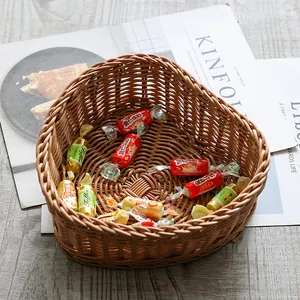 Heart Shaped Imitation Rattan Woven Plastic Basket For Fruit Candy Snacks Storage Tray For Living Room Coffee Table Home Decor