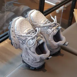 Baskets chunky argentées respirantes pour filles avec motif cœur et mesh