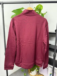 Achteraanzicht van een bordeauxrode herensweatshirt met fleecevoering en opstaande kraag