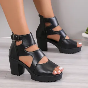 2025 Sommer Neue Damen Peep Toe Römische Hohle Sandalen Mode Mittlerer Blockabsatz Leichte Rückenreißverschluss Mutter Schuhe