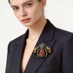 Vintage Court Style Bee Brooch For Women Zinc Alloy Inlaid Multi-colored Rhinestone Enamel Insect Pin Fashion Jewelry Accessory