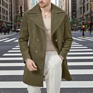 Cappotto doppiopetto uomo verde oliva in misto lana, stile urbano lunghezza media