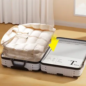 Sacchetti sottovuoto salvaspazio per valigie da viaggio e piumini.