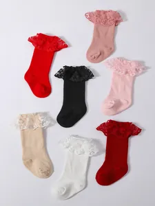 Varios colores de calcetines altos con volantes de encaje estilo Lolita para bebés niñas