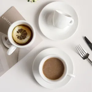 Service de tasses à espresso en céramique blanche minimaliste avec soucoupes pour la maison