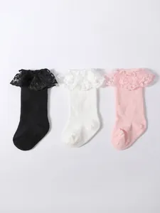 Tres pares de calcetines para bebé estilo Lolita con delicados volantes de encaje rosa