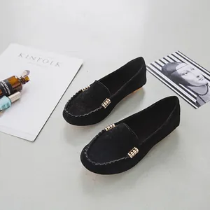 Mocassini da donna in camoscio nero con fibbie dorate, eleganti ballerine slip-on