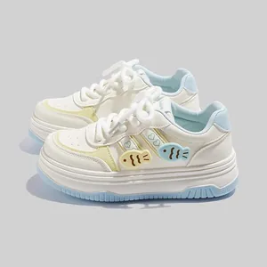 Zapatillas blancas de niña con adornos de peces, calzado deportivo ligero antideslizante