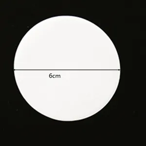 6 cm runder weißer Hilfsaufkleber für Saugnapfhaken auf schwarzem Hintergrund