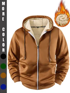 Bruine, dikke winterhoodie voor heren met warme fleecevoering en een handige ritssluiting