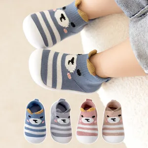 Chaussures de Marche Bébé en Coton Tricoté Chaussettes Respirantes Semelle Souple Rayées Ours Dessin Animé Baskets Nouveau-né