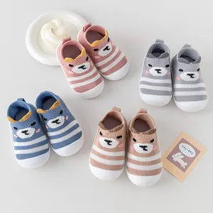 Chaussures de marche tricotées pour bébé avec motif ours et semelles antidérapantes