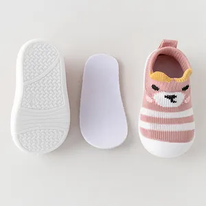 Chaussures bébé en tricot respirant avec semelles antidérapantes et joli motif ours