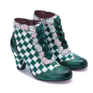 Vintage grüne Lederstiefeletten mit floraler Spitze und gewebtem Hahnentrittmuster