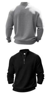 Vista frontale e posteriore di una felpa da uomo con mezza zip e trama jacquard a nido d'ape.