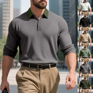Polo à manches longues pour hommes avec col contrasté, disponible en plusieurs couleurs.