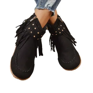 Dames enkellaarsjes met franjes in westernstijl van zwart suède met metalen studs