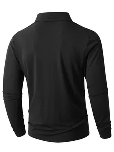 Vista posteriore di una polo classica a maniche lunghe nera con colletto a rever da uomo