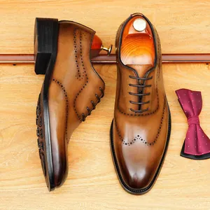 Chaussures Oxford richelieu en cuir marron vintage pour homme avec finitions main