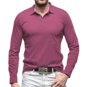 Dettaglio di una polo da uomo a maniche lunghe color magenta con colletto classico a punta