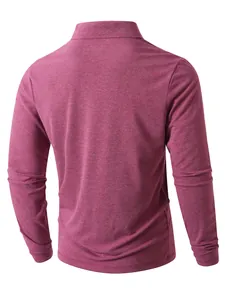 Vista posteriore di una polo professionale a maniche lunghe da uomo in bordeaux mélange