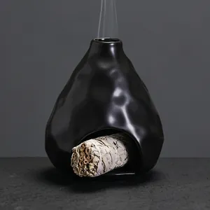 Quemador artístico de salvia blanca en cerámica negra mate para rituales espirituales