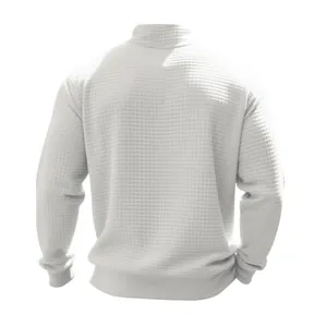Rückansicht eines weißen Herren-Sweatshirts mit feiner kleiner quadratischer Textur