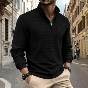 Felpa uomo nera con mezza zip, texture a griglia e colletto rialzato stile street