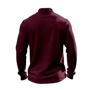 Vista posteriore della felpa bordeaux da uomo con mezza zip e trama a nido d'ape