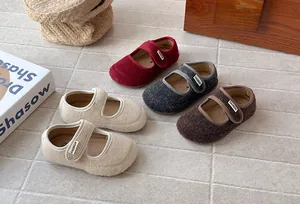 Classiche scarpe Mary Jane in feltro per bambine in vari colori vintage autunnali