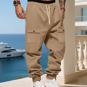 Pantaloni cargo pesanti da uomo color kaki con calda fodera in pile e coulisse.