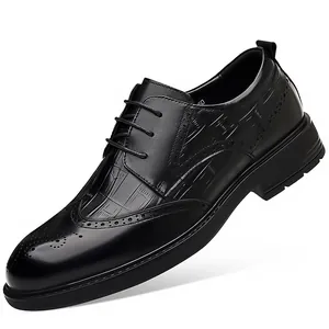Men's stylish black crocodile pattern cowhide Brogue shoes for business and weddings.