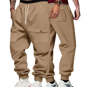 Pantalon cargo homme en polaire lourde kaki avec coupe ample et chevilles resserrées