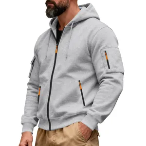 Detail van zware heren fleece hoodie met ritssluiting en oranje kleuraccenten.