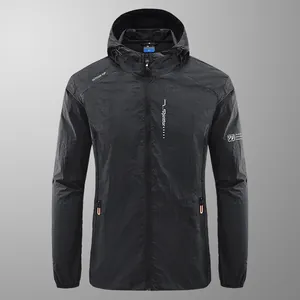 Men's lightweight black hooded sun protection jacket windbreaker for summer outdoor activities