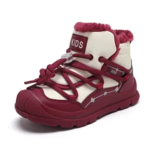 Kids fleece-lined warm winter snow boots with toggle closure and butterfly print