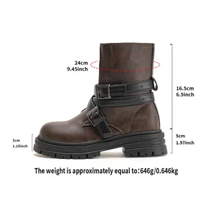 Detaillierte Maße brauner Plateau-Stiefeletten im Vintage-Look mit modischen Schnallen.